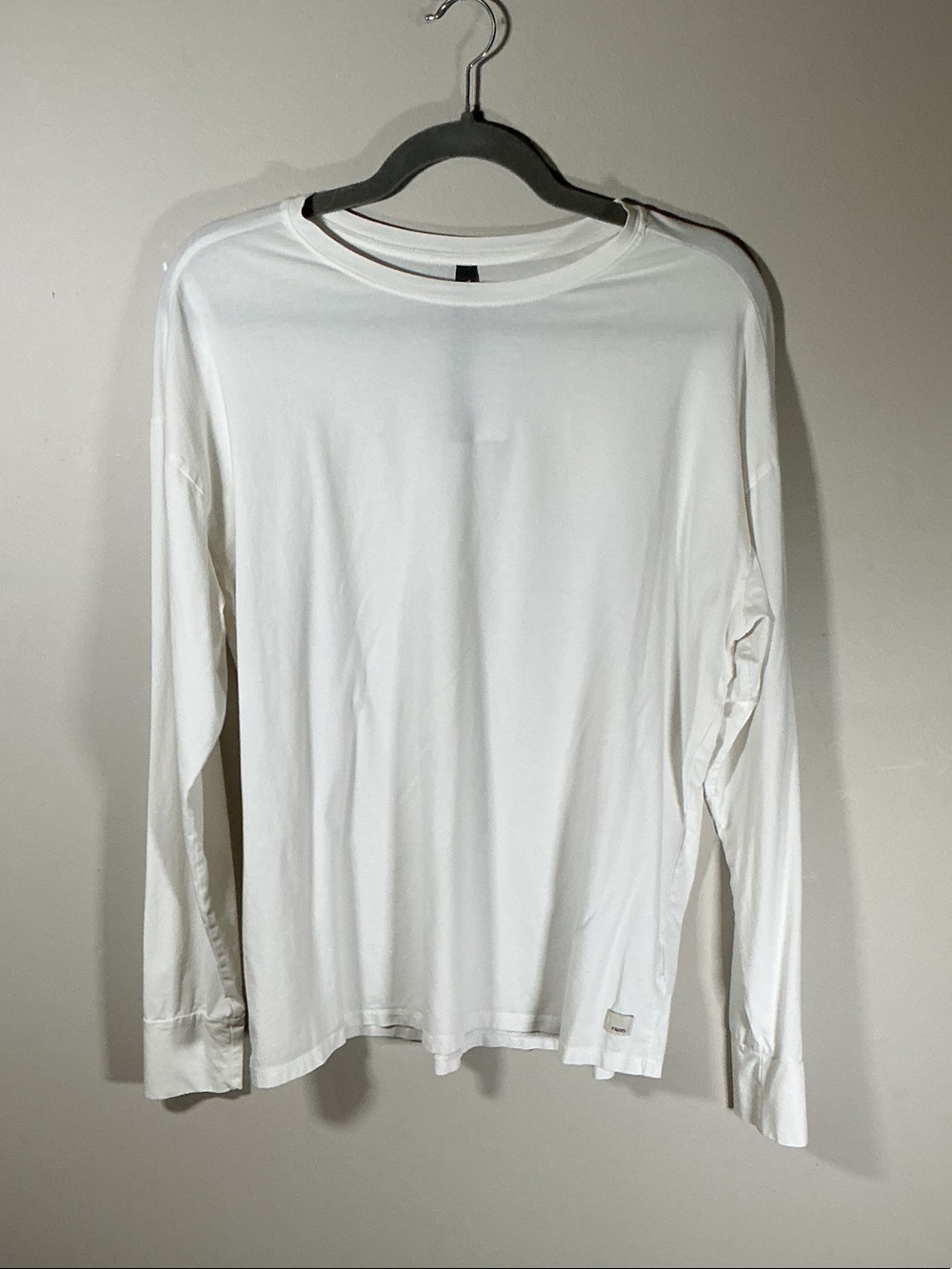 Vuori Men’s White Long Sleeve Performance Shirt Size Small Athletic Minimalist